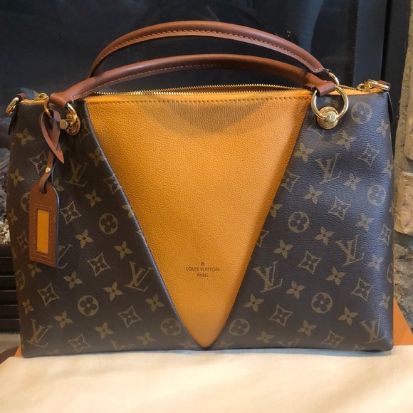 Louis Vuitton Handbags - Louis Vuitton V Tote MM